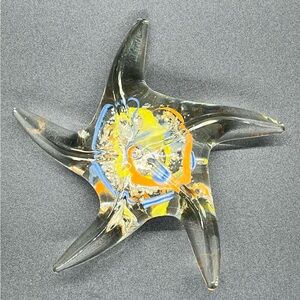 Dynasty Gallery Abstract Starfish Art Glass Paperweight Uranium